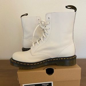 Dr. Martens Like New 1460 Pascal Virginia Leather